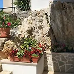 Apartments Tonkita With Jacuzzi