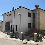 Apartments Tonkita With Jacuzzi
