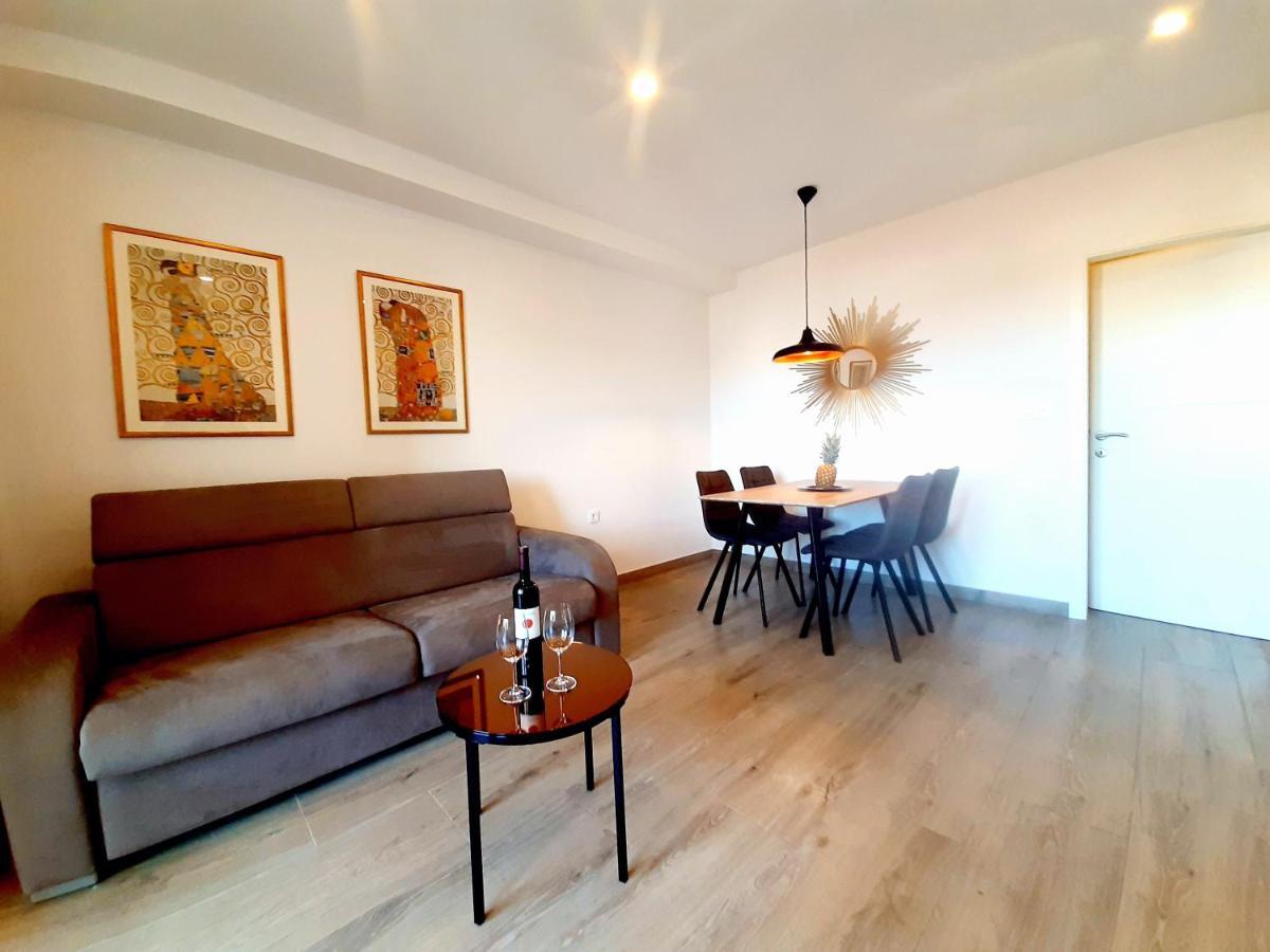 Tonkita With Jacuzzi Apartma Makarska