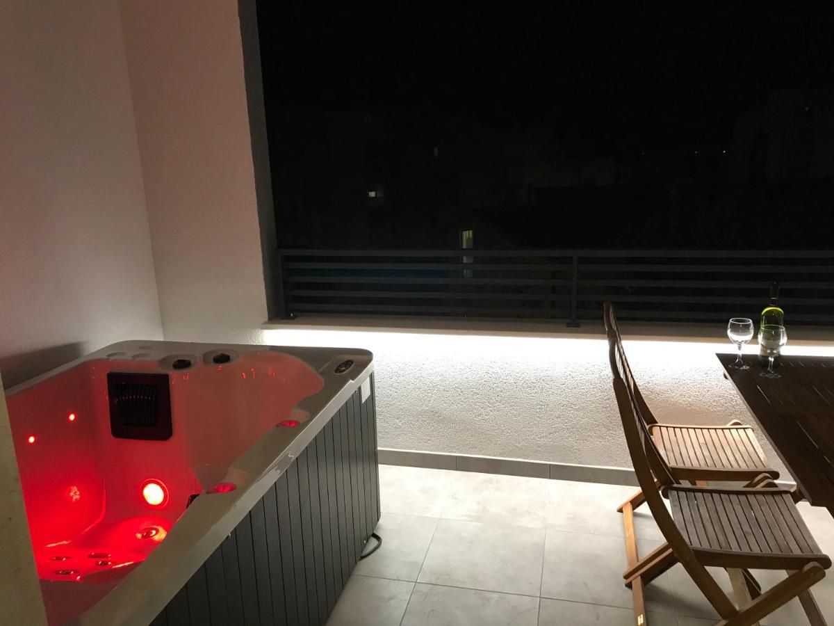 Tonkita With Jacuzzi